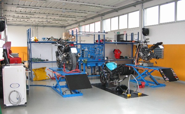 officina moto2